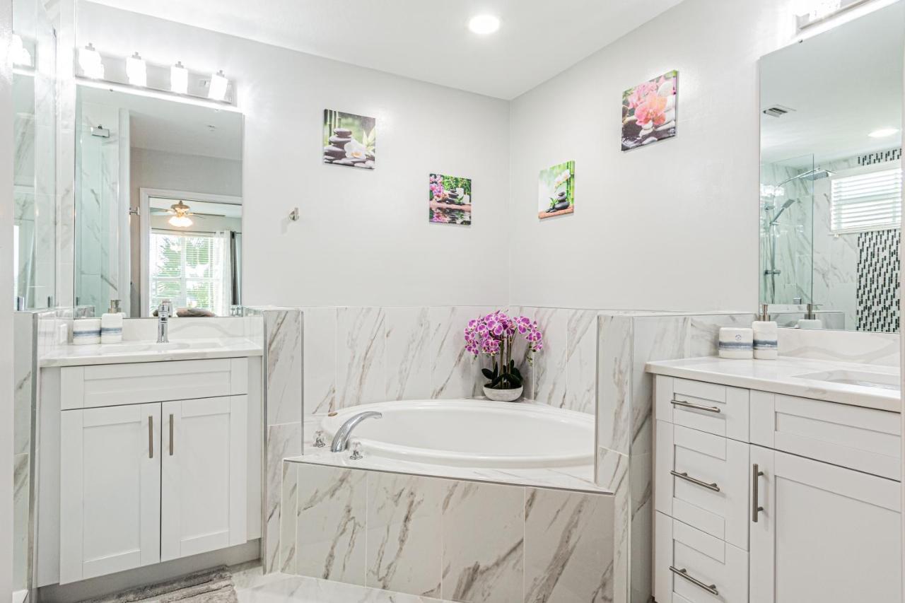 Greenlinks At Lely Luxury White Orchid Fully Renovated Modern 1St Floor 3Bdr Golf Resort Villa North North Naples Esterno foto
